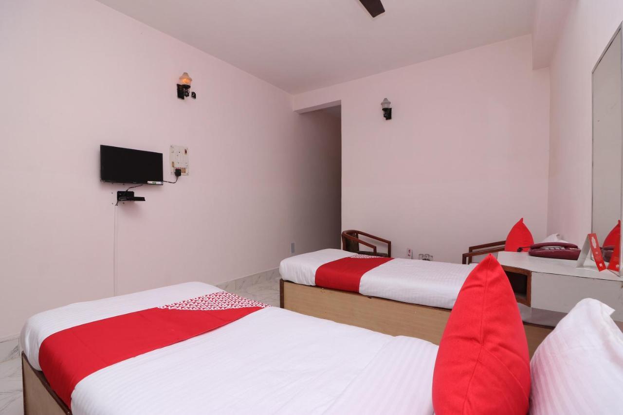 Oyo 16112 Hotel Uruvela International Бодх-Гая Екстер'єр фото